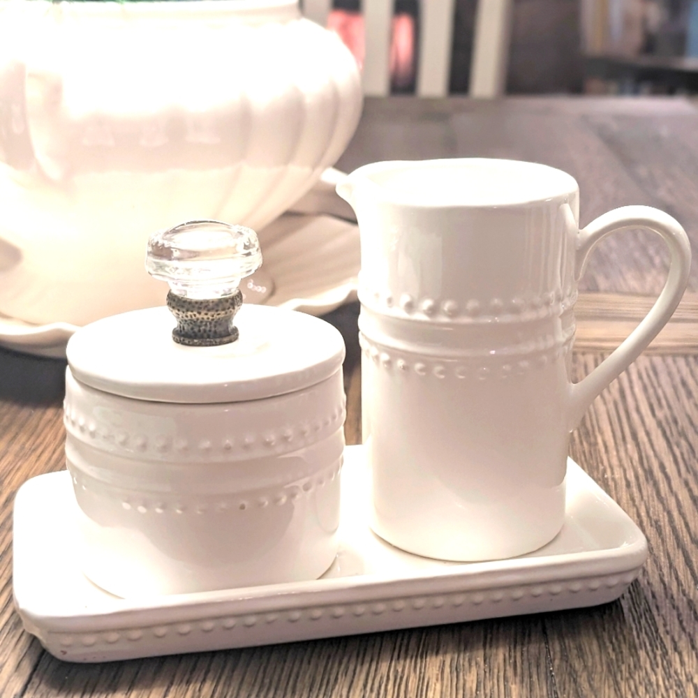 Mudpie sugar bowl and creamer